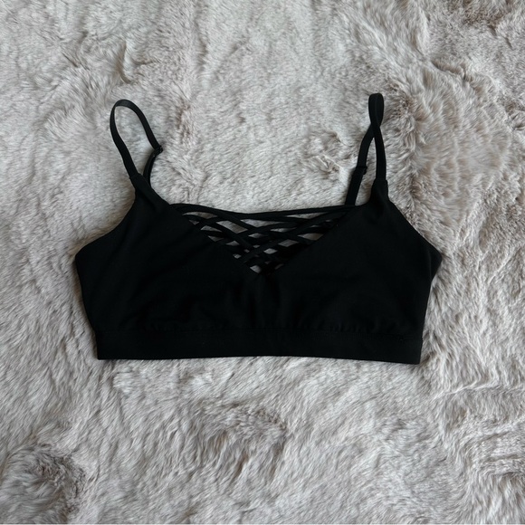 Fabletics Tops - Fabletics Black Front & Back Strappy Sports Bra with Adjustable Straps